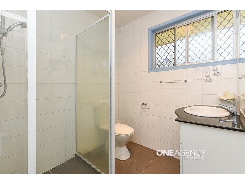 8 Doreen Cres, Ellen Grove QLD 4078