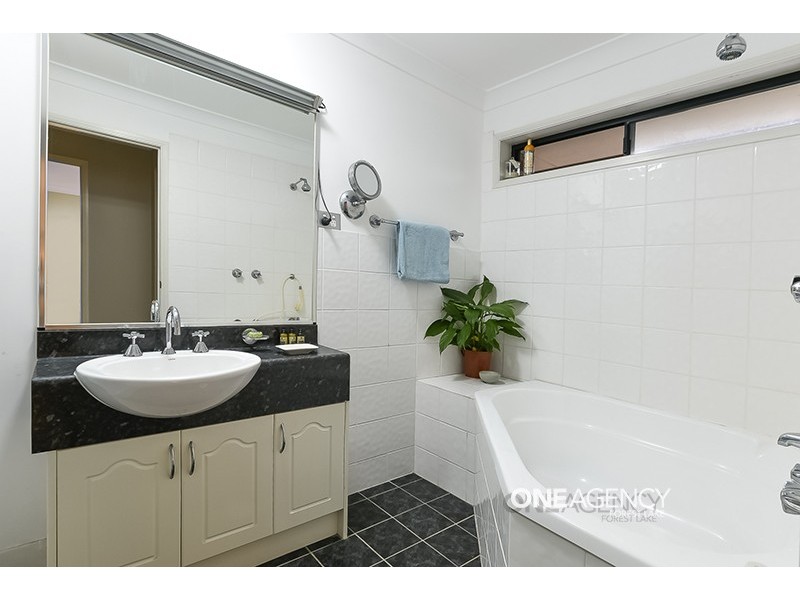 9 Kurrajong St, Durack QLD 4077