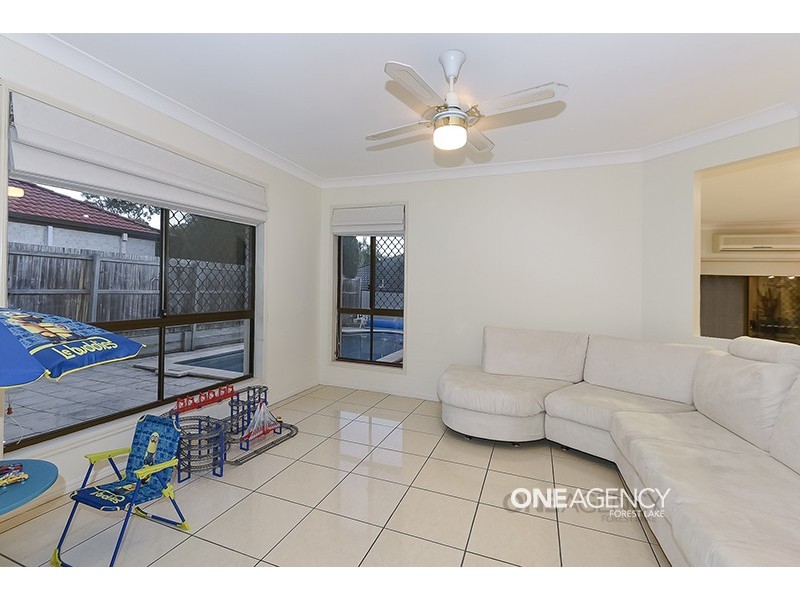 12 Balmoral Place, Forest Lake QLD 4078