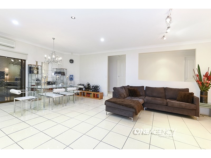 12 Balmoral Place, Forest Lake QLD 4078