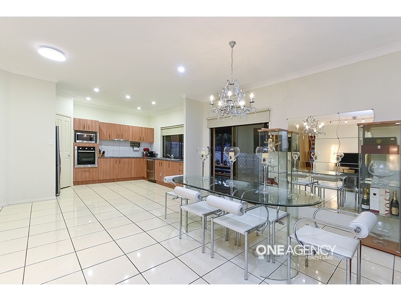 12 Balmoral Place, Forest Lake QLD 4078