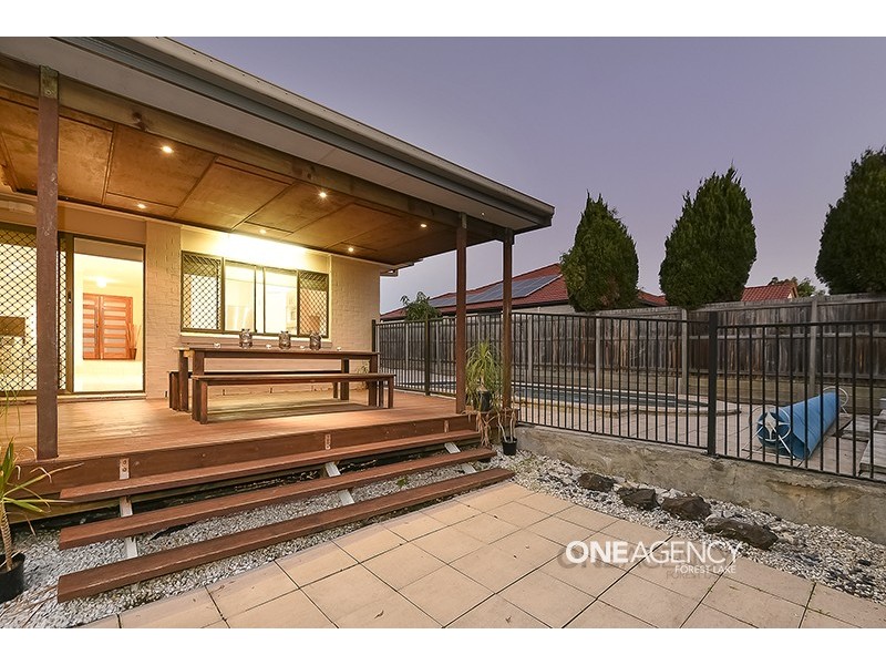 12 Balmoral Place, Forest Lake QLD 4078