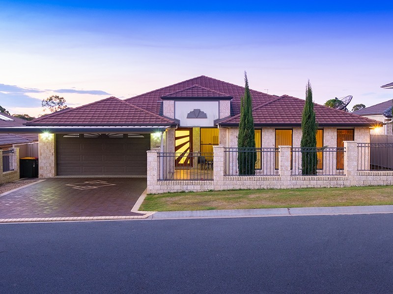 8 William Close, Doolandella QLD 4077