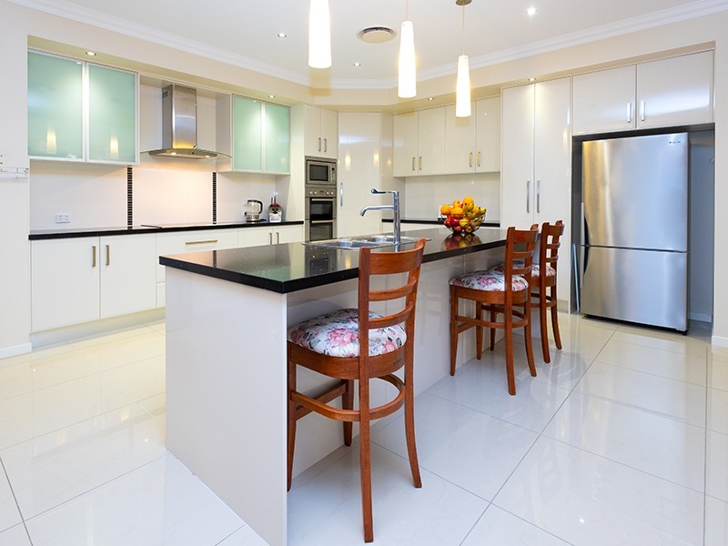 8 William Close, Doolandella QLD 4077