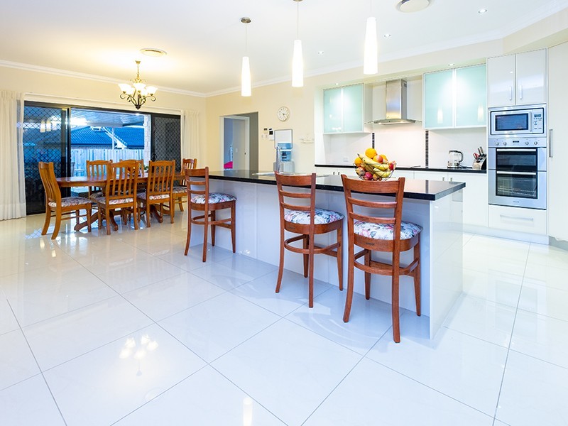 8 William Close, Doolandella QLD 4077