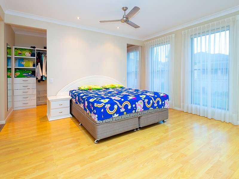 8 William Close, Doolandella QLD 4077
