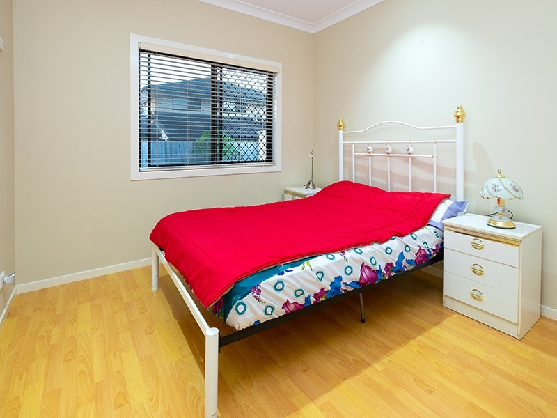 8 William Close, Doolandella QLD 4077