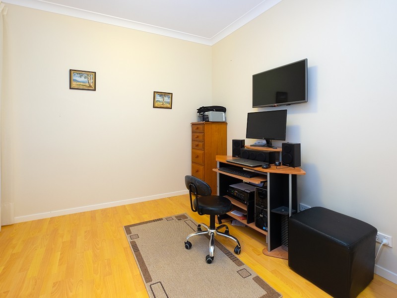 8 William Close, Doolandella QLD 4077