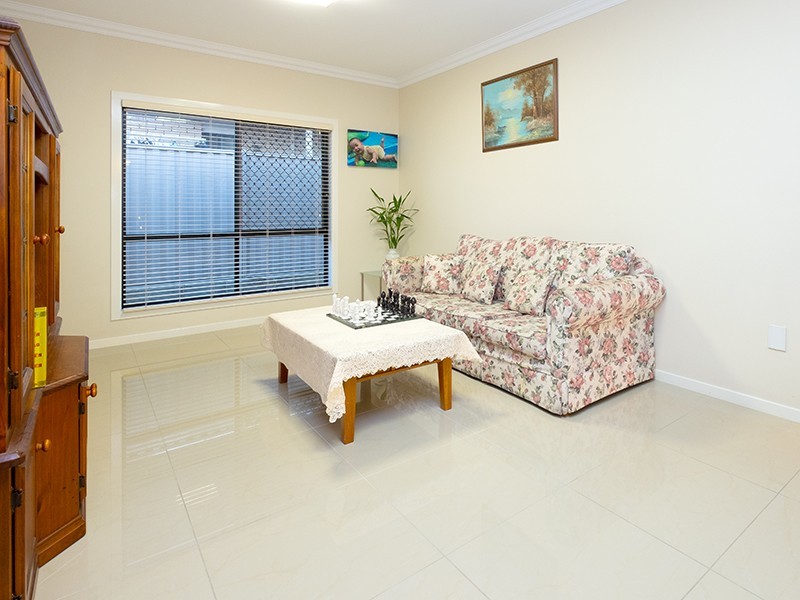 8 William Close, Doolandella QLD 4077