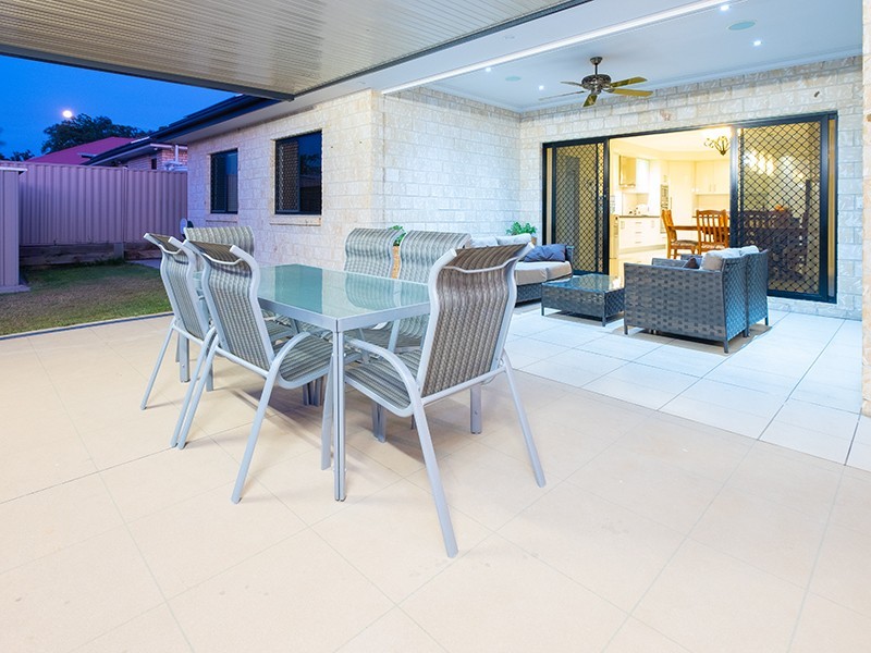 8 William Close, Doolandella QLD 4077