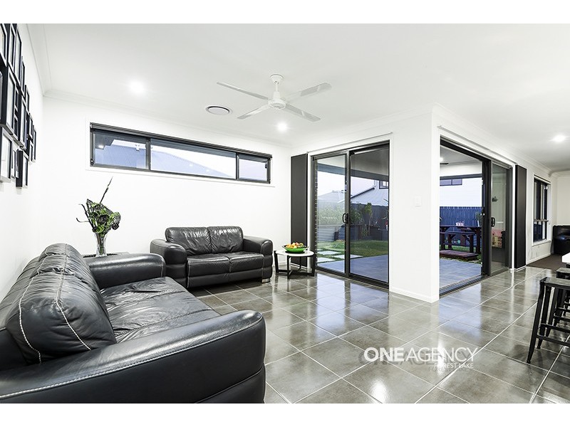 35 Elphinstone St, Doolandella QLD 4077