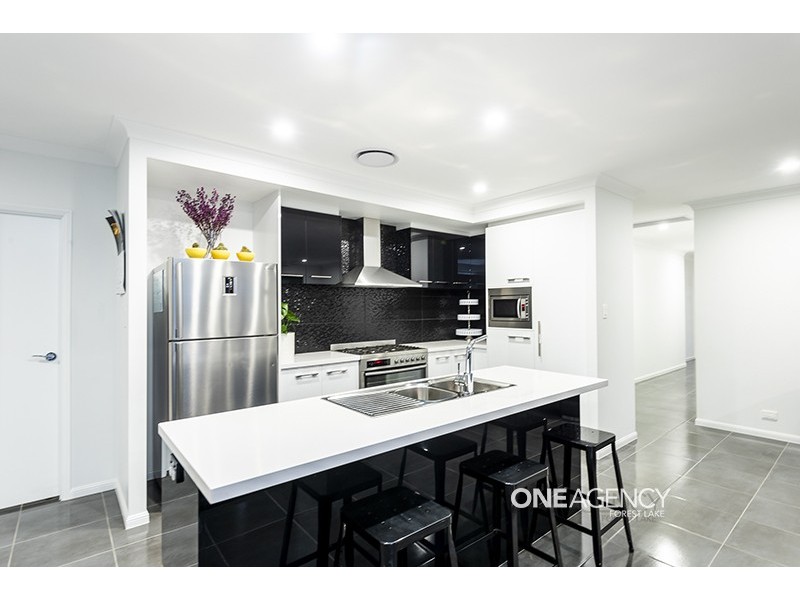 35 Elphinstone St, Doolandella QLD 4077