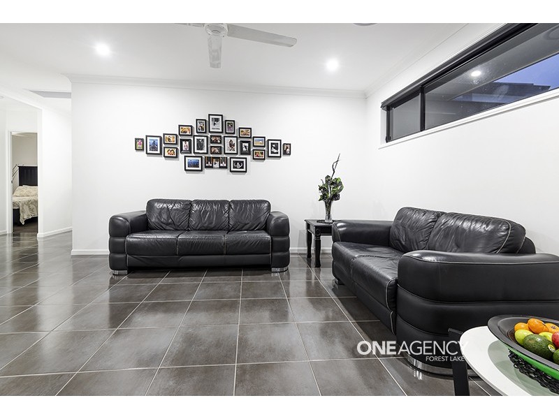 35 Elphinstone St, Doolandella QLD 4077