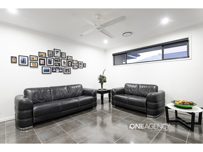 35 Elphinstone St, Doolandella QLD 4077