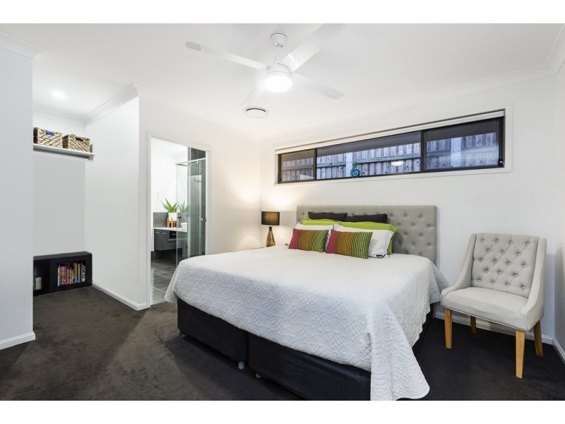 35 Elphinstone St, Doolandella QLD 4077