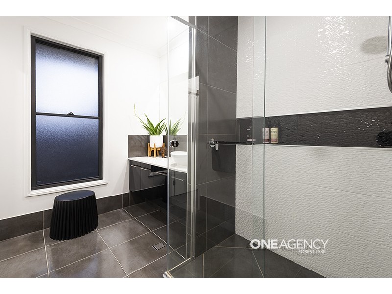 35 Elphinstone St, Doolandella QLD 4077