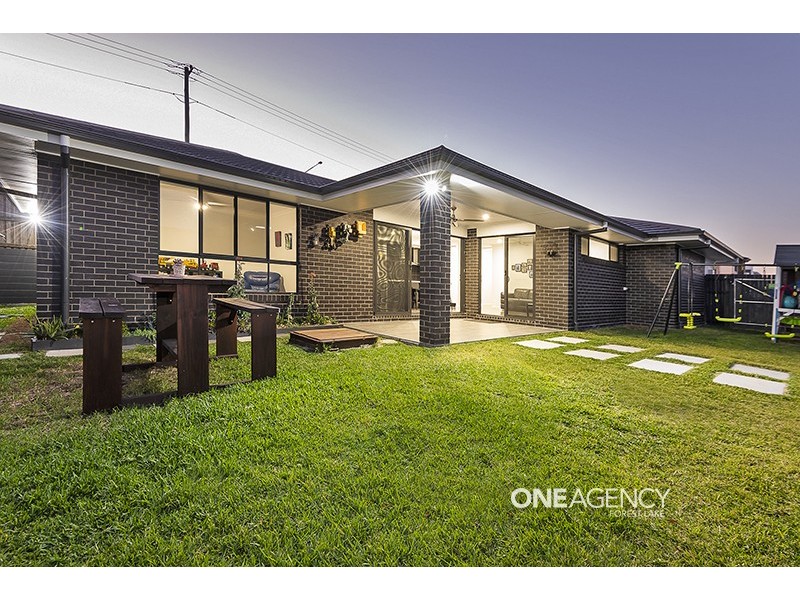 35 Elphinstone St, Doolandella QLD 4077