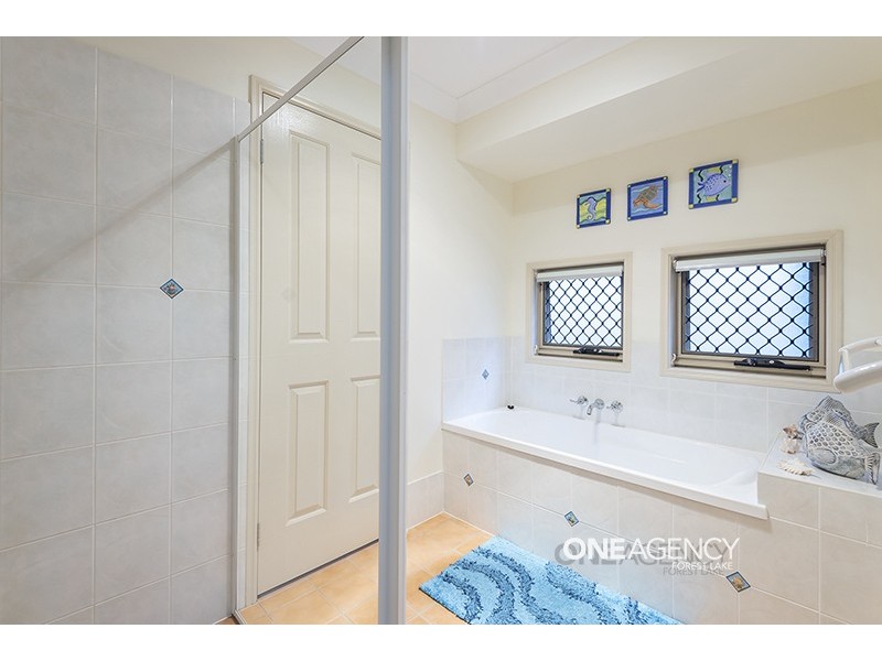 9 Prospero Cct, Springfield Lakes QLD 4300