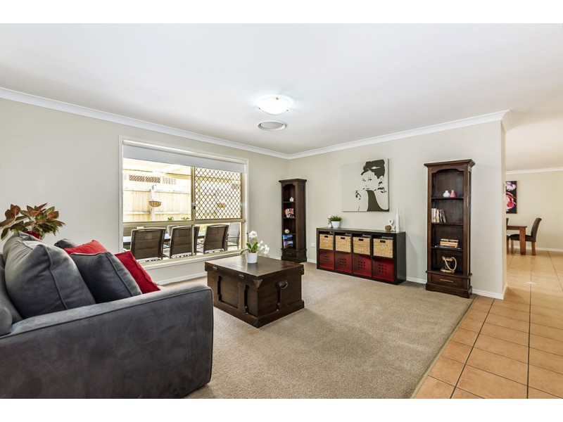85 Oxford Pde, Forest Lake QLD 4078
