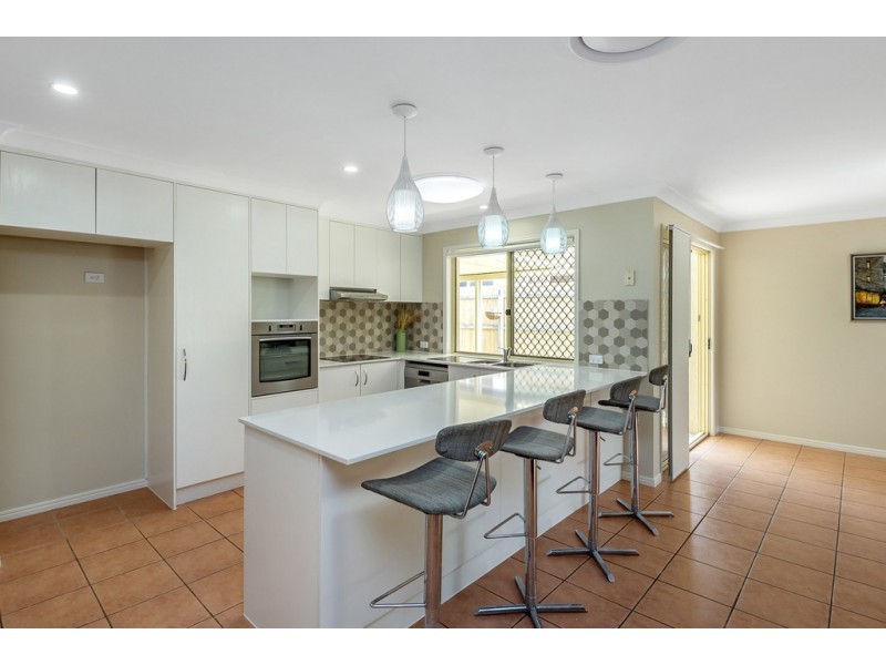 85 Oxford Pde, Forest Lake QLD 4078