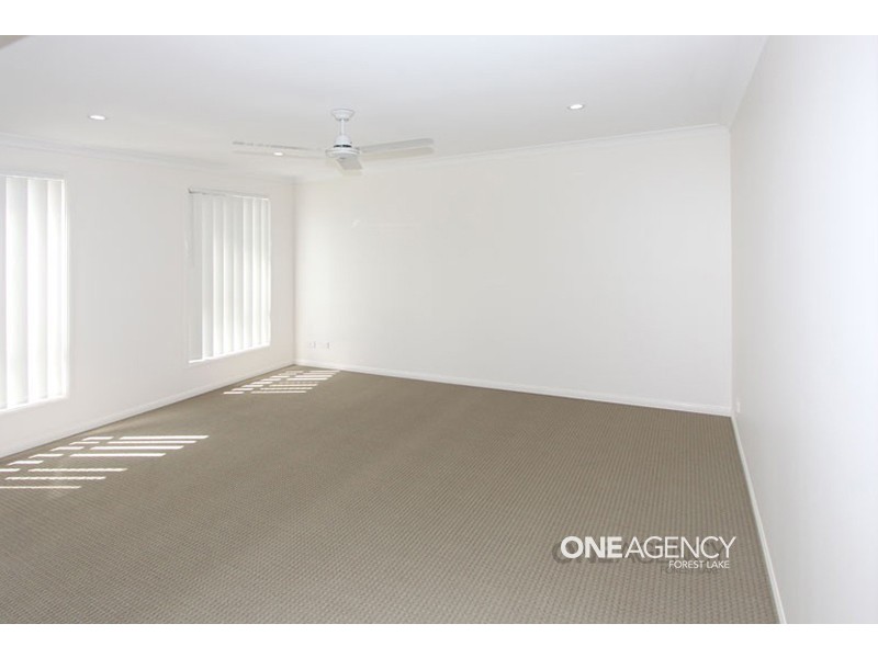 3 Fred Pham Crescent, Doolandella QLD 4077