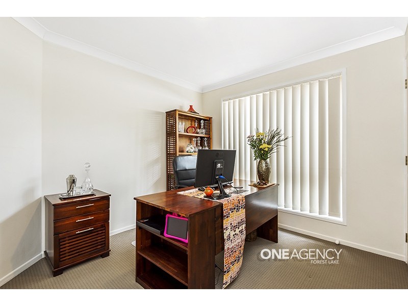 3 McKenzie Pl, Forest Lake QLD 4078