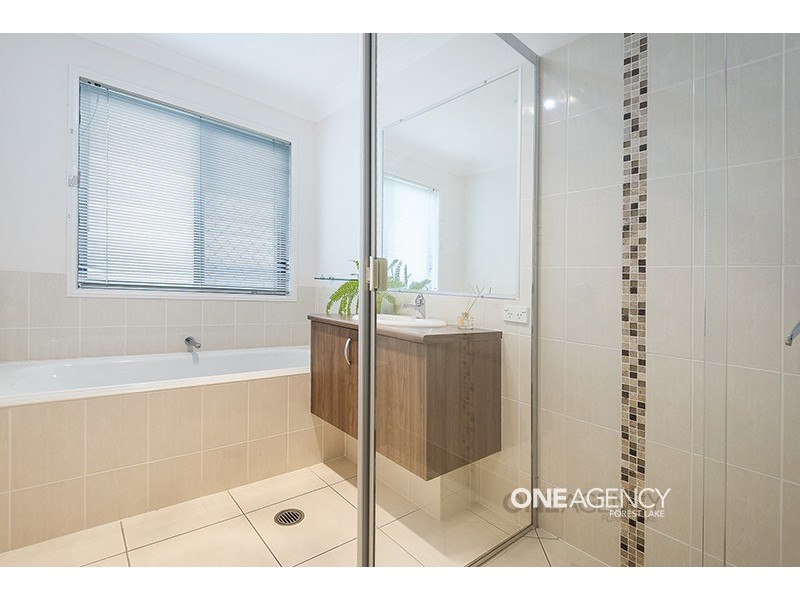 43 Finetti Cct, Durack QLD 4077