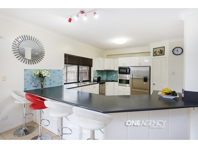34 Mapleton Cr, Forest Lake QLD 4078