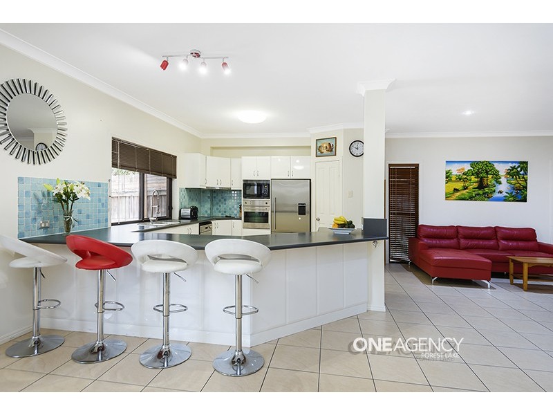 34 Mapleton Cr, Forest Lake QLD 4078