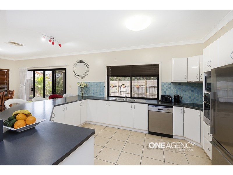 34 Mapleton Cr, Forest Lake QLD 4078