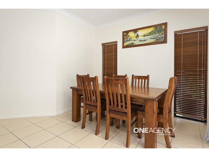 34 Mapleton Cr, Forest Lake QLD 4078