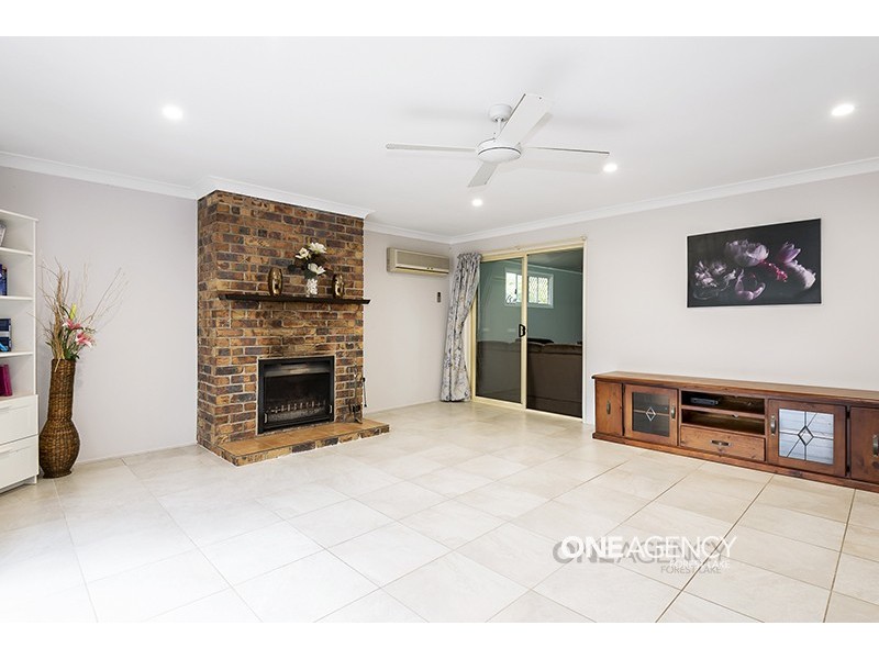 5 Bribie Place, Forest Lake QLD 4078