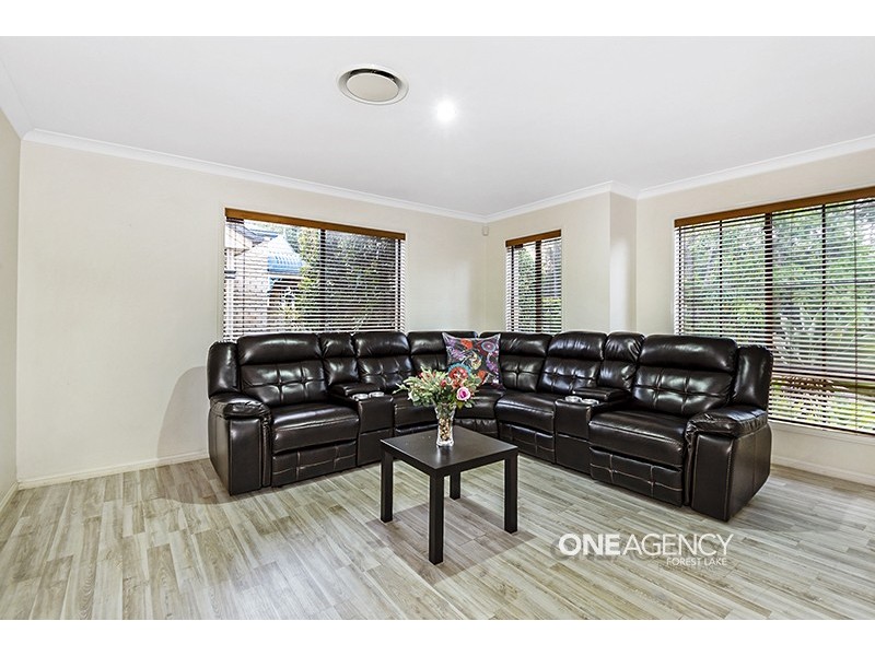 21 Carisbrook Cct, Forest Lake QLD 4078