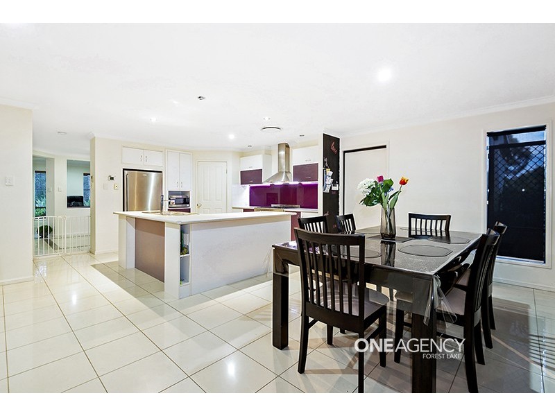 21 Carisbrook Cct, Forest Lake QLD 4078