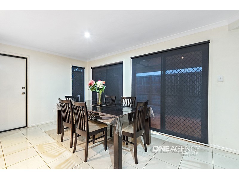 21 Carisbrook Cct, Forest Lake QLD 4078