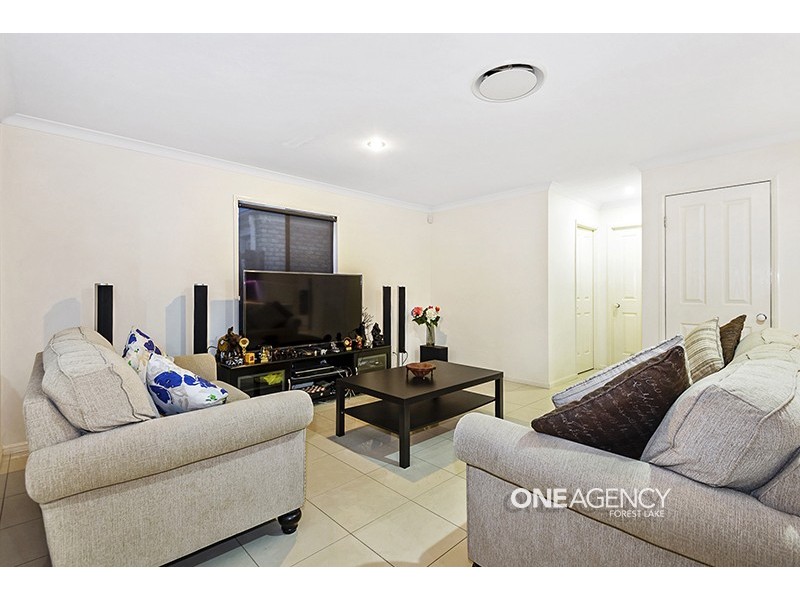 21 Carisbrook Cct, Forest Lake QLD 4078