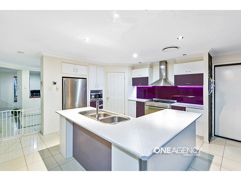 21 Carisbrook Cct, Forest Lake QLD 4078