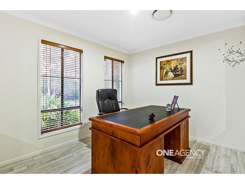 21 Carisbrook Cct, Forest Lake QLD 4078