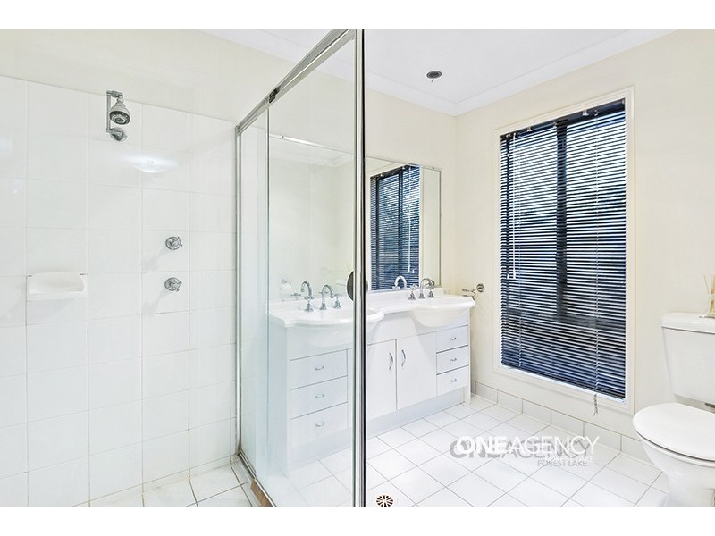 21 Carisbrook Cct, Forest Lake QLD 4078