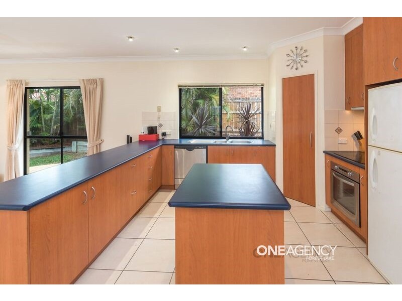 34 Central St, Forest Lake QLD 4078