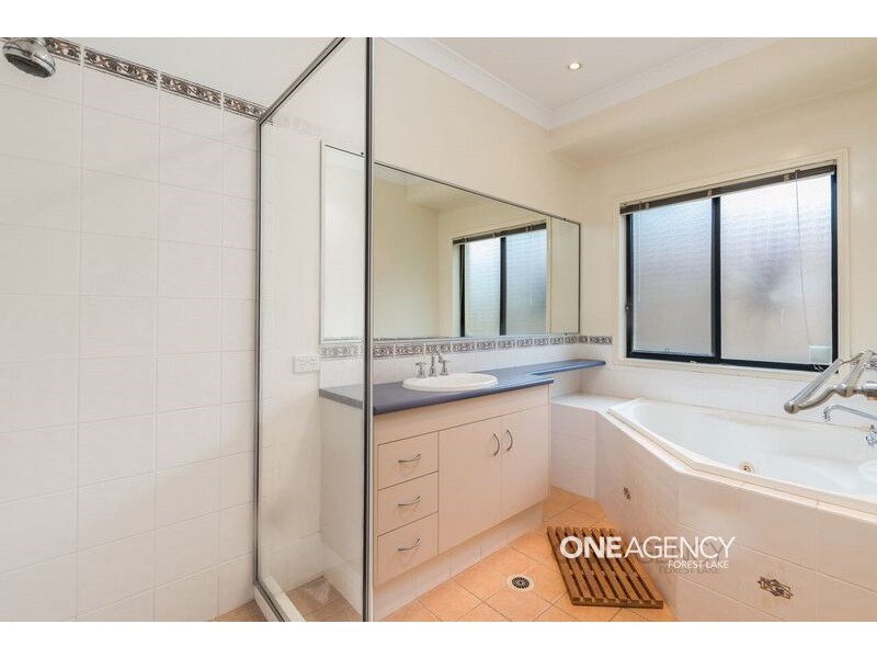 34 Central St, Forest Lake QLD 4078