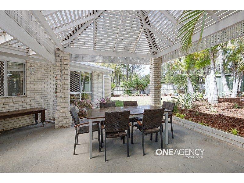 2 Greenstead Way, Forest Lake QLD 4078