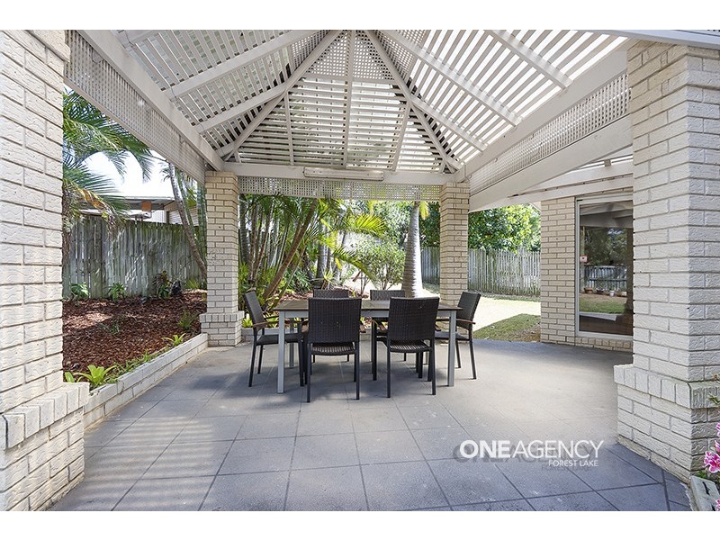 2 Greenstead Way, Forest Lake QLD 4078