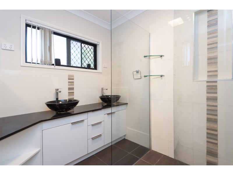 38 Iris St, Gailes QLD 4300