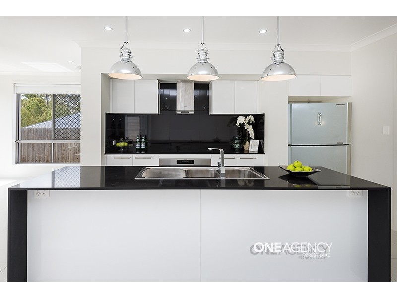 6 Gelu Court, Springfield Lakes QLD 4300