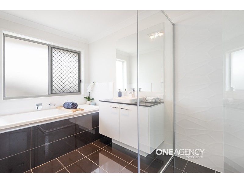 6 Gelu Court, Springfield Lakes QLD 4300