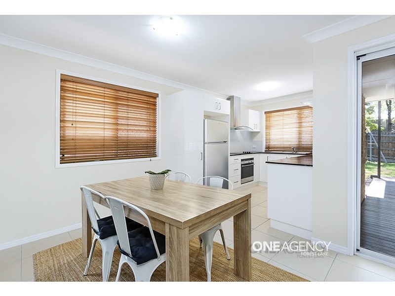 8 Lockyer Court, Forest Lake QLD 4078