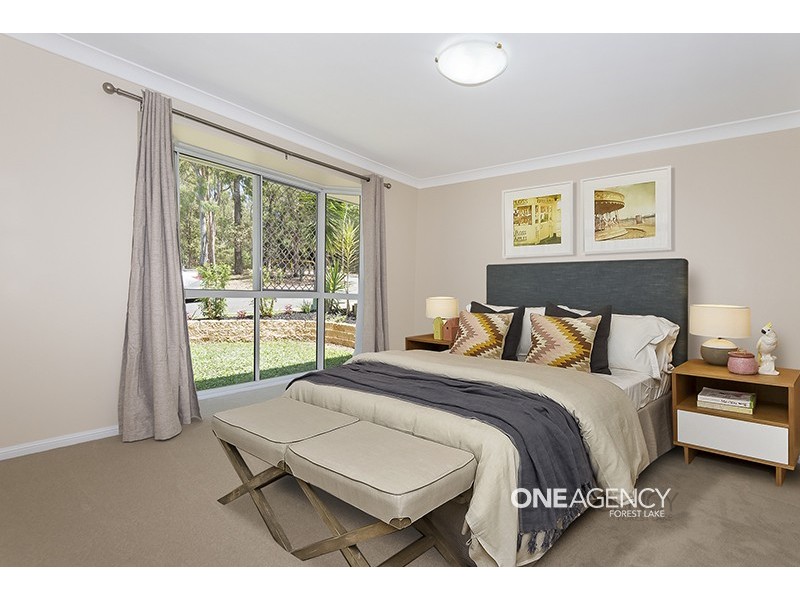 8 Lockyer Court, Forest Lake QLD 4078