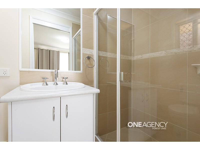 8 Lockyer Court, Forest Lake QLD 4078