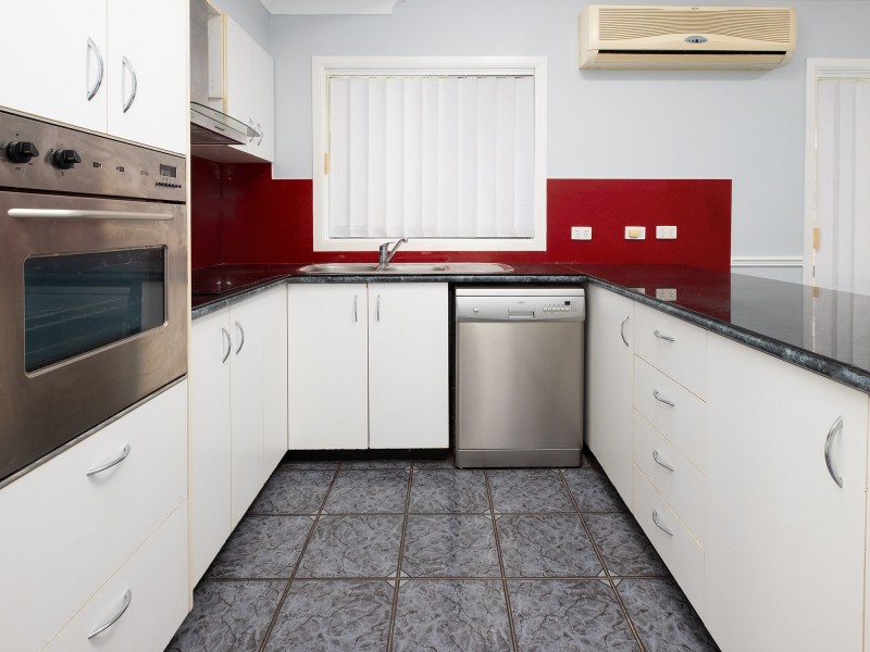 25 Chelsea Place, Forest Lake QLD 4078